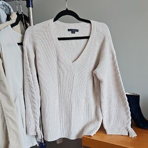 2/$20 AE - Women's Cream V-Neck Sweater - Oversized XS